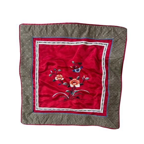 Vintage Chinese silk embroidered pillow cases (set of 4) - Picture 10 of 12